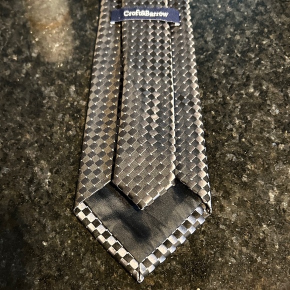 CROFT & BARROW Tie • Black & Gray Diamonds • 59”L x 3.5”W - Picture 5 of 7